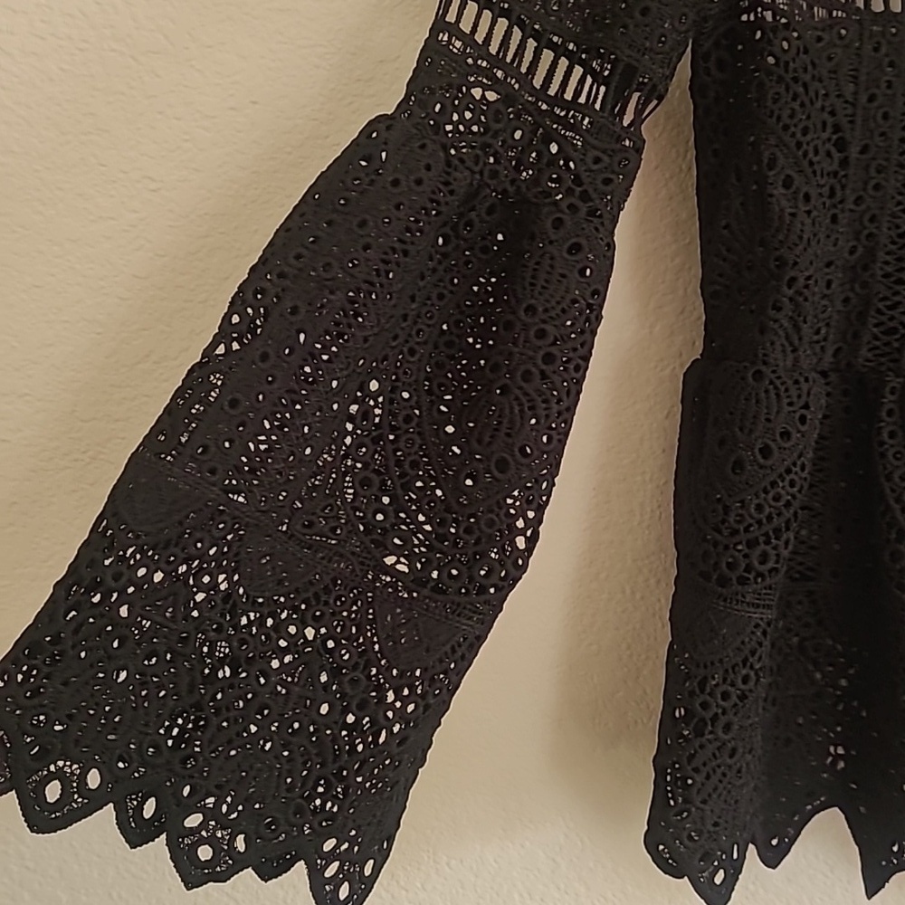 Boohoo Black Crotchet Lace Longsleeve Bell Sleeve Peplum Top Size 6 - Picture 5 of 11